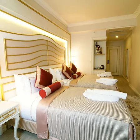 Hotel Halifaks 4*