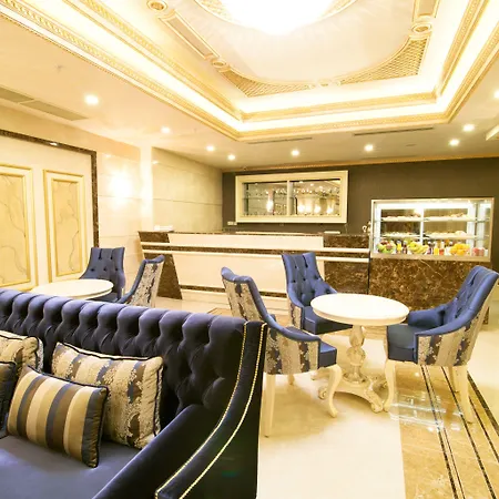 Hotel Halifaks 4*