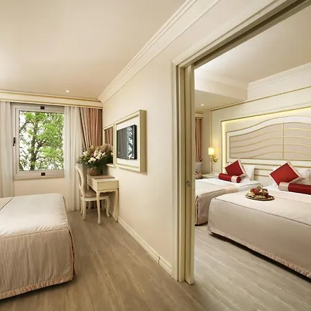 Otel Halifaks 4*