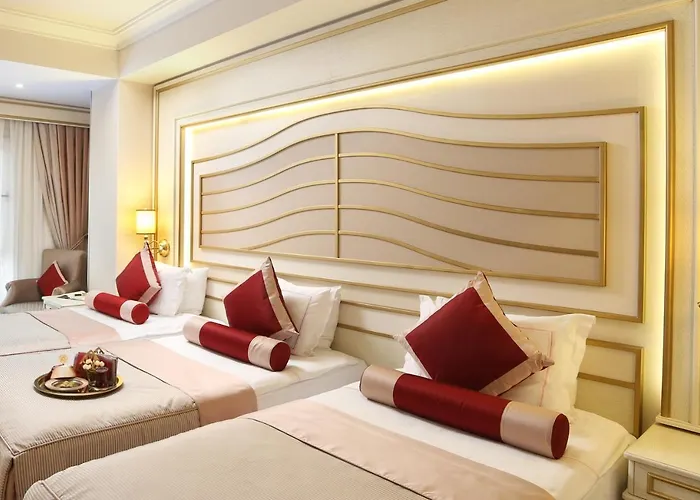 Hotel Halifaks 4*