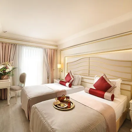 Halifaks Hotel 4*
