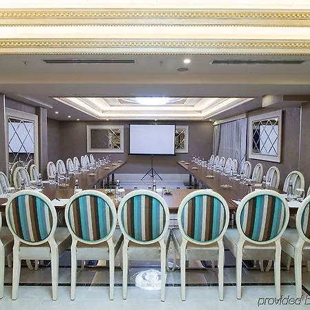 Halifaks Hotel 4*