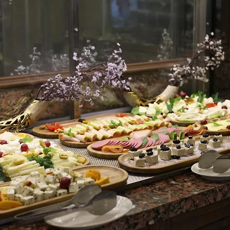 Hotel Halifaks 4*
